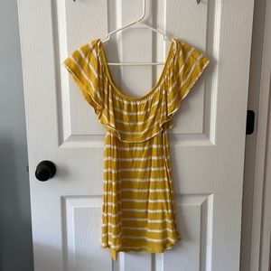 Yellow Old Navy off the shoulder top